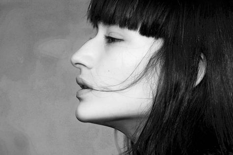 fashion model, beautiful strong profile Hooked Nose, Big Nose Beauty, Photo Women, Pretty Nose, Nose Shapes, Unique Faces, Big Noses, Nose Job, Beauty Videos