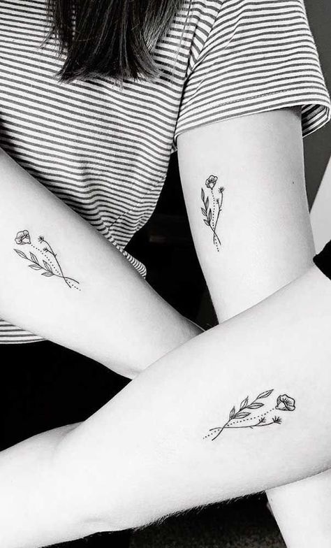 Three Sister Tattoos, Tattoo Amigas, Tattoo Sisters, Matching Friendship Tattoos, Cousin Tattoos, Maching Tattoos, Small Sister Tattoos, Matching Friend Tattoos, Sisters Tattoo