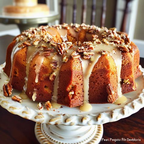 Pecane Praline Buttermilk Pound Cake Recipe - Louisiana Crunch Cake, Pumpkin Bundt Cake Recipes, Pumpkin Bundt, Sticky Bun, Praline Cake, Pumpkin Bundt Cake, Crunch Cake, Pecan Pralines, Low Carb Dessert