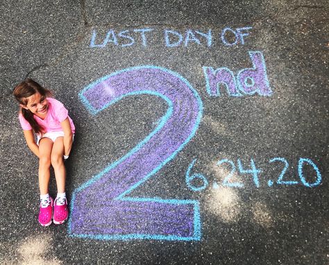 First Day Of Second Grade Picture Ideas, Sidewalk Chalk Art Back To School, Last Day Of School Sidewalk Chalk Art, School Sidewalk Painting, Last Day Of School Chalk Art, 1st Grade Chalk Art, Chalk Messages Sidewalk School, 2nd Grade Chalk Picture, Summertime Activities