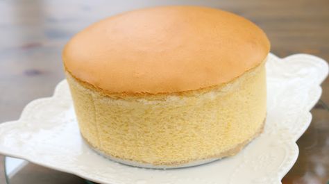 Josephine's Recipes : Fluffy Japanese Cheesecake | Step-By-Step Baking G... Japanese Fluffy Cake Recipe, Japanese Fluffy Cake, Fluffy Cheesecake Recipe, Fluffy Cake Recipe, Japanese Cotton Cheesecake, Fluffy Cheesecake, Cotton Cheesecake, Baking Power, Japanese Cake