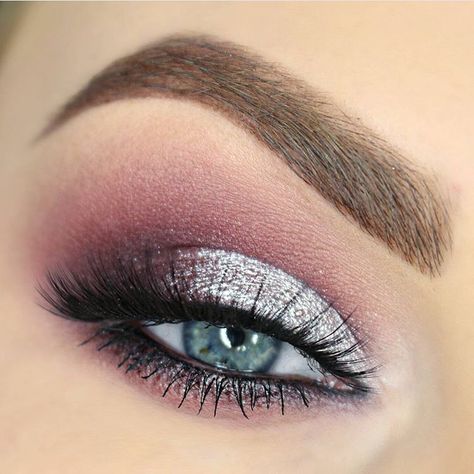 Beautiful Dual Tones The combination of the warm and cool tones really fits in well this season. Flawless look created by @fashionandfoundation. Check her out for more inspo. Lashes: "Ruthless" #BeautyConvict #ruthlesslashes #luxuriouslashes #veganlashes Pink And Silver Smokey Eye, Pink And Silver Eyeshadow Prom Makeup, Pink Silver Eyeshadow, Pink Silver Eye Makeup, Pink And Silver Makeup Looks, Pink And Silver Eye Makeup, Silver And Pink Makeup, Pink And Silver Eyeshadow, Pink Silver Makeup