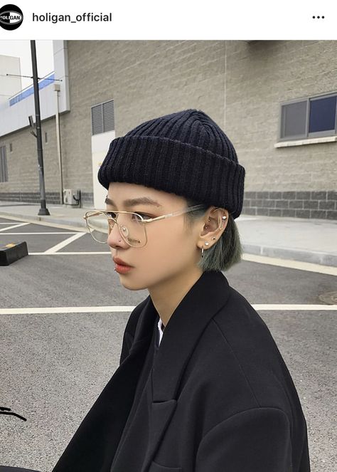 Beanie Outfit, Short Grunge Hair, Kleidung Diy, Grunge Hair, Mode Streetwear, Fotografi Potret, Korean Street Fashion, Mode Vintage, Mode Inspiration