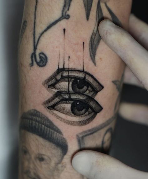 Trippy Eyes Tattoo, Eye Knee Tattoo, Eye Chest Tattoo, Trippy Eye Tattoo, Ojo Tattoo, Trippy Tattoo Ideas, Trippy Tattoo, Filler Tattoo, Eyes Tattoo