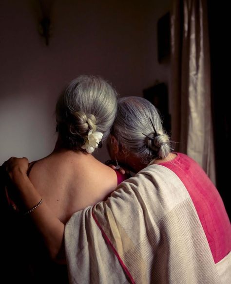 Grow Old Together, The Nerve, Grow Old, Girls Together, Indian Aesthetic, Arte Inspo, Brown Girl, Pics Art, Feminine Energy