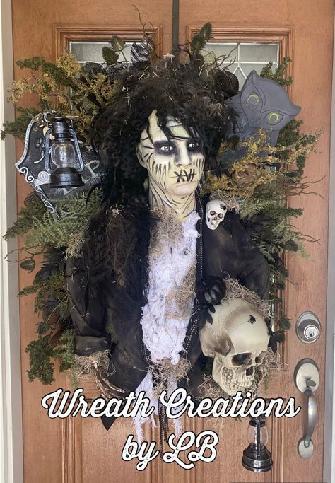 Zombie Wreath, Hocus Pocus Wreath, Halloween Mannequin, Painted Mannequin, Beetlejuice Tattoo, Billy Butcherson, Hocus Pocus Party, Grave Yard, Spooky Wreath