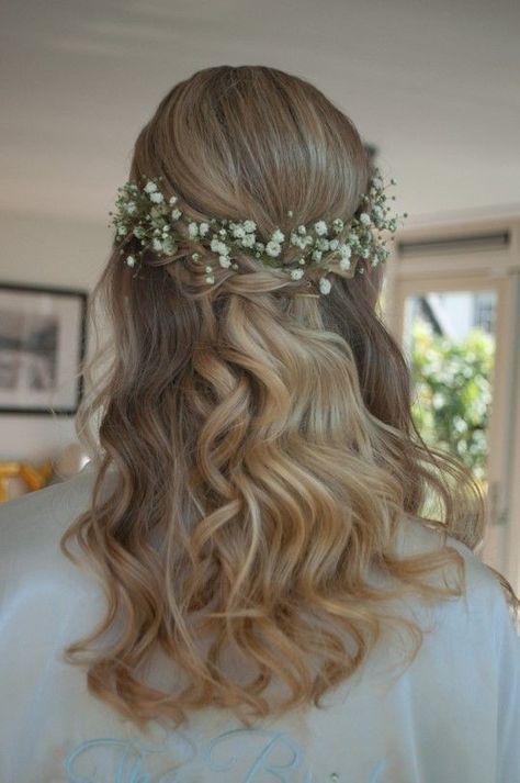 Hairstyles With Flowers Prom, Half Updo Flowers, Simple Wedding Hair With Flowers, Formal Hair With Flowers, Half Up Wedding Hair Flowers, Floral Wedding Hair Half Up, Gypsophila Wedding Hair, Wedding Hairstyles Half Up Half Down With Flowers, Half Up Half Down Hair With Flowers