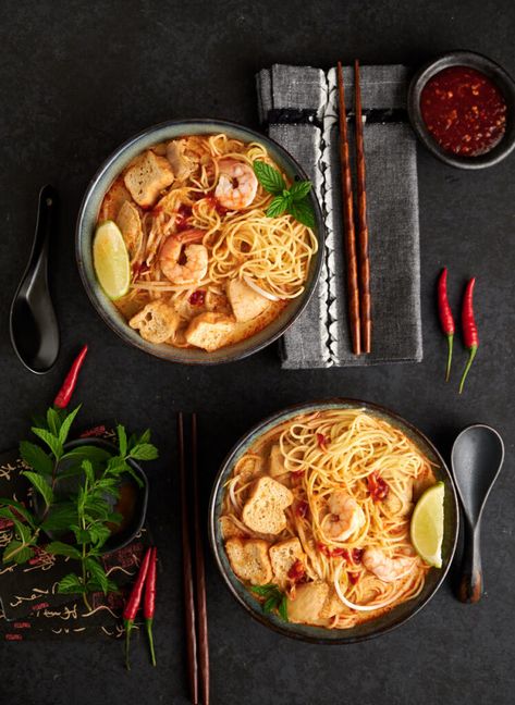 Laksa Soup, Meal In A Bowl, Malaysian Curry, Curry Laksa, Lemongrass Paste, Lemongrass Chicken, Chicken And Noodles, Chinese Egg, Indian Chicken