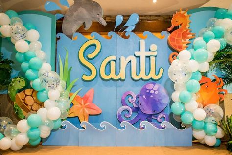 Under Water Theme Party, Under The Sea Backdrop, Under The Sea Themed Party, Tropical Centerpieces, Under The Sea Decorations, Balloon Curtains, Birthday 5, Ideas Cumpleaños, Sea Birthday Party