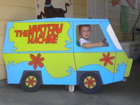 DIY Mystery Machine Photo Booth Scooby Doo Disfraz, Scooby Doo Costumes, Scooby Doo Birthday Party, Scooby Doo Halloween, Scooby Snacks, Mystery Machine, Scooby Doo Mystery, Birthday Photo Props, Birthday Photos