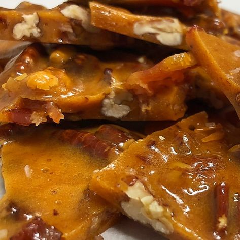 Bourbon Bacon Brittle – Kentucky Legend Bacon Brittle Recipe, Bacon Lollipops, Bourbon Bacon, Recipes With Ingredients, Lollipop Recipe, Vanilla Bourbon, Brittle Recipes, Toast In The Oven, Candied Bacon