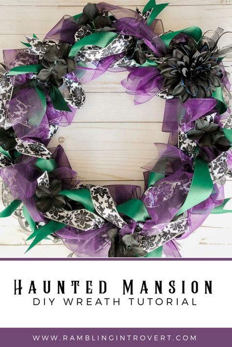 Haunted Mansion Wreath, Haunted Mansion Diy, Diy Haunted Mansion, Haunted Mansion Decor, Halloween Yard Art, Haunted Mansion Halloween, Halloween Mesh Wreaths, The Haunted Mansion, Love Halloween