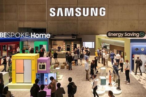 10 Best Smart Home Devices and Systems from IFA 2022 Smart Home Products, Samsung Electronics, Best Smart Home, Cinema Experience, Smart Home Devices, Home Devices, Samsung Products, Smart Glasses, Video Projector