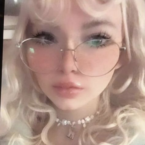 Coquette Glasses, Glasses Coquette, Coquette Selfie, Yoda Pictures, Happiness Aesthetic, Glasses Inspo, Glasses Ideas, Oc Stuff, Bad Reputation