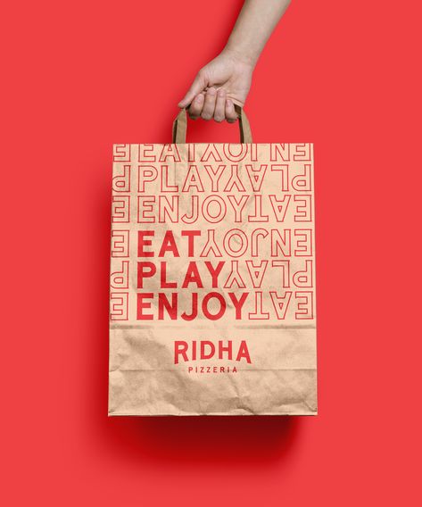 Packaging Design For Restaurant, Restaurant Package Design, Takeout Bag Design, Food Paper Bag Design, Pizza Restaurant Branding, Pizza Branding Identity, Italian Packaging Design, Delivery Bag Design, Delivery Packaging Design