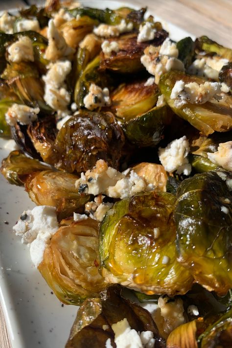 Smoked Brussel Sprouts In Smoker, Smoked Brussel Sprouts, Thanksgiving Brussel Sprouts, Vegetarian Diet Recipes, Roasted Brussel Sprouts Oven, Pellet Smoker Recipes, Smoked Vegetables, Smoked Recipes, Pellet Smoker