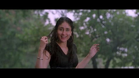 LOVE & RAIN ❤ Jab We Met Wake Up Sid, Jab We Met, Fictional Women, Rain Dance, Mira Rajput, Retro Bollywood, Snap Out Of It, Clueless Outfits, Shahid Kapoor