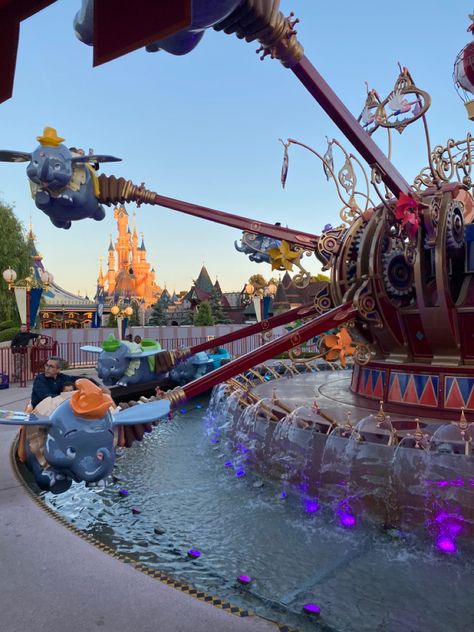 Disney Core, Disney World Aesthetic, Disneyland Aesthetic, Disney Parque, Disneyland Rides, Disneyland Photos, Disney Photo Ideas, Disney World Pictures, Disneyland Pictures