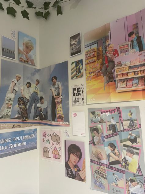 Txt Room Decor Aesthetic, Bts Posters For Room, Txt Bedroom, Txt Poster Room Decor, Txt Wall Decor, K Pop Room Aesthetic, Poster Placement Ideas, Kpop Poster Wall Ideas Aesthetic, K Pop Room Decor