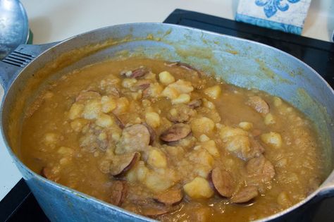 This is my wife's recipe for Potato Stew and Sausage. Recipe below. I really love this recipe because it serves a lot of people and it is very inexpensive. You... Stew With Sausage, Country Meals, Wok Sauce, Smothered Potatoes, Cajun Recipes Authentic, Louisiana Cooking, Cajun Sausage, Sausage Stew, Potato Stew