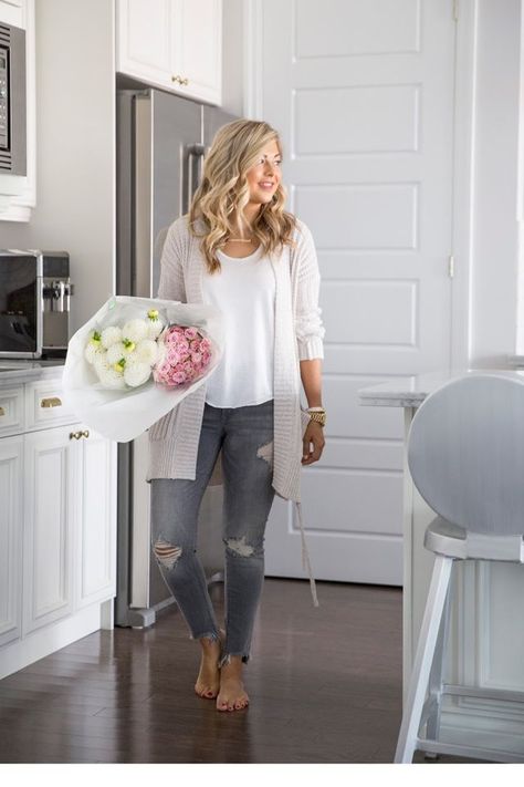 Sundays in Sweaters | Suburban Faux-Pas | Bloglovin’ Suburban Mom Style, Gray Jeans Outfit, Cream Sweater Outfit, Grey Jeans Outfit, Cozy Dress Outfit, Bracelet Hermes, Krystin Lee, Beaded Table, Suburban Mom