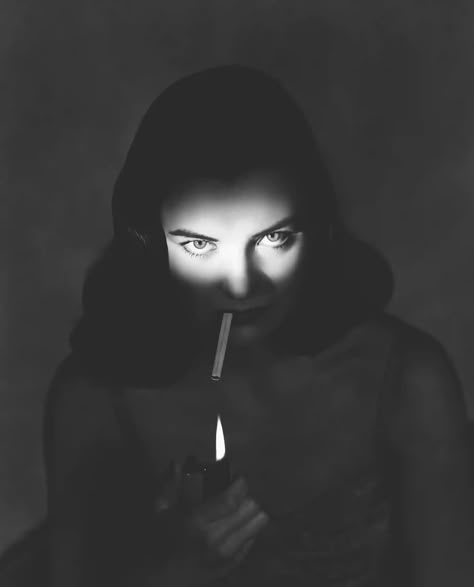 Mean, moody and magnificent: film noir studio portraits – in pictures | Film | The Guardian Dangerous Flowers, Ella Raines, The Postman Always Rings Twice, Phantom Lady, Postman Always Rings Twice, Marie Windsor, Doctor Faustus, Film Noir Photography, Bogart And Bacall