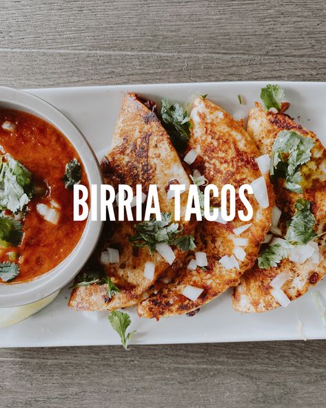 Vegetarian Birria Tacos, Vegetarian Birria, Vegan Birria Tacos, Mushroom Meat, Veg Tacos, Vegetarian Tacos Recipes, Birria Tacos, Vegan Mexican Recipes, Vegetarian Tacos