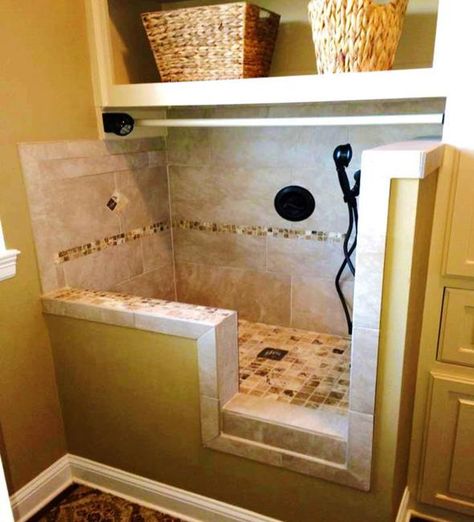 Mudroom Designs with Dog Showers, Modern Ideas, DIY Inspirations Showers Modern, Dog Showers, Mudroom Designs, Dog Bathing Station, Backyard Dog Area, Dog Station, City Kitchen, Pet Grooming Salon, Covered Patio Design