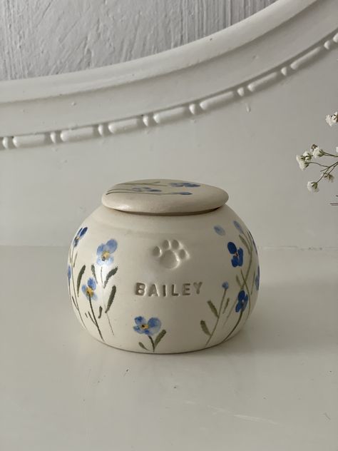 Forget Me Not White Pet Urn, Ceramic Urn for Ashes, Simple Pet Urn - Etsy Canada