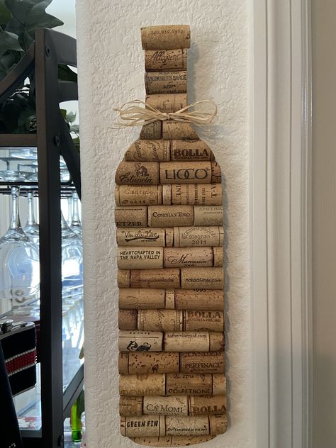 Wine Bottle Corks Ideas, Patron Cork Crafts, Vine Cork Ideas, Bottle Cork Ideas, Fall Wine Cork Crafts, Wine Cork Crafts Diy, Crafts With Corks, Corchos Ideas, Diy Corks