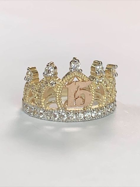 14K Solid yellow Gold crown 👑 15th birthday Ring with cubic zirconia. Excellent quality stones that sparkles like diamonds 💎 Ring has beautiful design  & very well made !! WEIGHT: 4.2 g SIZE 7  Stamped 14k inside 15 Rings Quinceanera Gold, Quincenera Jewelry, Xv Rings, 15 Rings Quinceanera, Quinceañera Rings, Quince Rings, Quince Jewelry, Quince Planning, Rose Gold Quince