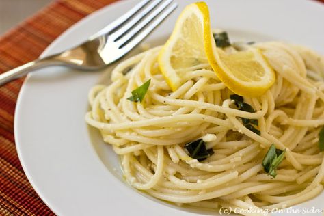 So simple - Lemon Spaghetti @Kathy Strahs #food-cooking #recipes #lemon #pasta Jumbo Shrimp Recipes, Lemon Spaghetti, Spaghetti Recipe, Lemon Pasta, Giada De Laurentiis, Spaghetti Pasta, Spaghetti Recipes, Dinner Is Served, Cooking Ideas