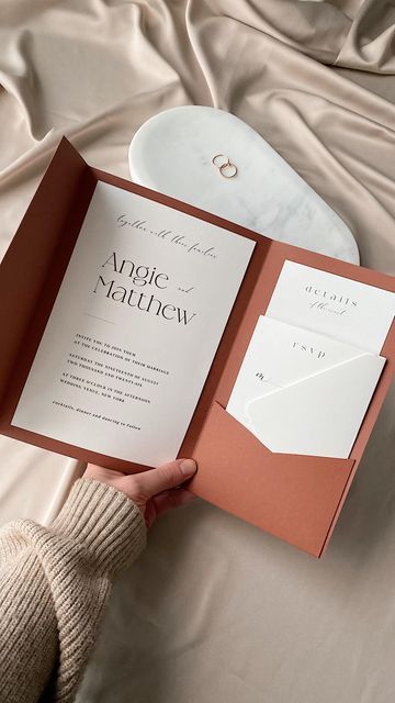 Tyyni Creative | Wedding Printables on Instagram: "I wanted to remind you that there is an end-of-year sale on my website and all products are still 50% off for a few more days. ❤️‍🔥 Also - I just added the first pocket invitation template set on my website! 😍 I adore this color palette and minimalist font. Link to my Etsy page in bio. 🤍 #pocketinvitation #pocketinvitations #weddingpocketfold #pocketfold #weddinginvitations #weddinginvitation #weddinginvite #weddinginspiration #diyweddi Minimalist Font, Creative Wedding, Pocket Invitation, Diy Invitations, Envelope Art, Invitation Suite, Wedding Envelopes, Wedding Idea, Online Wedding