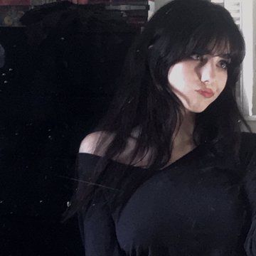 Sin (@sinisterdarling) / Twitter Mode Grunge, Photographie Inspo, Dark Feminine, Long Black Hair, Gothic Girls, Aesthetic Hair, Girl Icons, Long Black, Girl Face