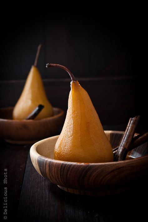 Delicious Shots: Panela Poached Pears Pears In Red Wine, Social Kitchen, Wine Poached Pears, Roasted Pear, Red Wine Sauce, Poached Pears, Fisher Paykel, Pear Recipes, Winter Desserts