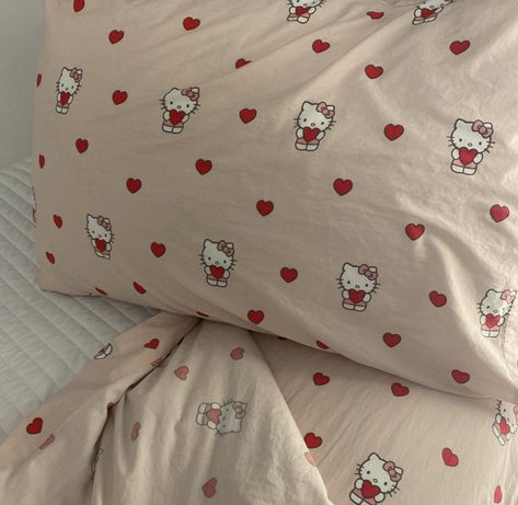 Hello Kitty Room Decor, Images Hello Kitty, Home Design Interior, Kitty Clothes, Hello Kitty Rooms, Hello Kitty Clothes, Hello Kitty Accessories, Cute Room Ideas, Pretty Room