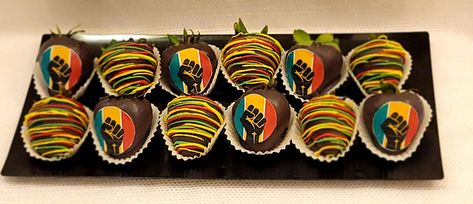 Customized chocolate Strawberries #kpckreationz #Juneteenth2021 Juneteenth Dessert Ideas, Juneteenth Treats, Customized Chocolate, Juneteenth Celebration, Custom Chocolate, Chocolate Strawberries, Pastry Chef, Holiday Treats, Strawberries