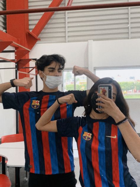 Football Couple Pictures, Messi Shirt, Barcelona Shirt, Football Couples, Barcelona Jerseys, Football Jersey Outfit, Little Miss Perfect, Jersey Outfit, كريستيانو رونالدو