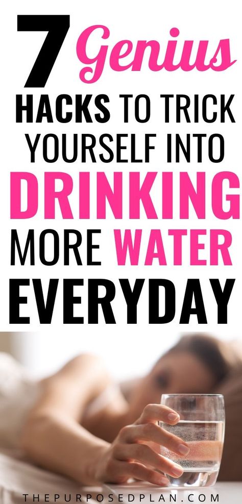 Ways To Drink More Water, Water Tips, Drinking More Water, Healthy Book, Not Drinking Enough Water, Hacks Every Girl Should Know, Water In The Morning, Water Benefits, Health And Fitness Magazine