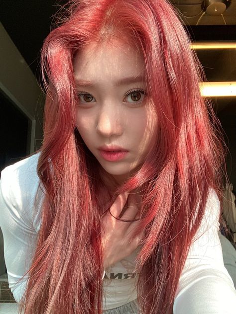 Xiao Ting, Xiaoting Kep1er, Kep1er Icons, Shen Xiaoting, Miss Americana, About Hair, Makeup Collection, Pink Hair, Instagram Update