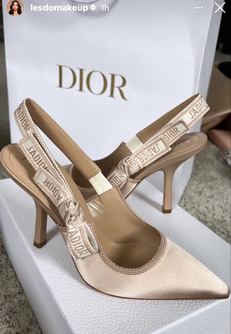 Elegant Shoes Heels, Special Shoes, Luxury Heels, Pretty Heels, Fashion Shoes Heels, Cute Shoes Heels, Shoes Heels Classy, Pakaian Feminin, Shoes Outfit Fashion