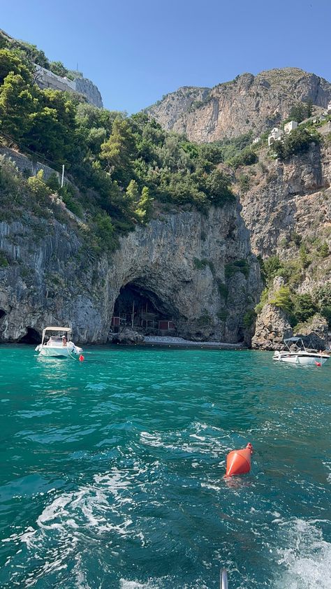 Amafali Coast Italy, Amalfi Aesthetic, Capri Aesthetic, Amalfi Coast Summer, Amalfi Coast Aesthetic, Amalfi Coast Outfits, Capri Summer, Capri Italia, Amalfi Coast Positano