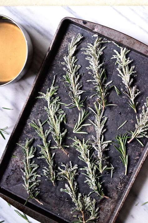 Sugared Rosemary Sugared Rosemary, Jul Mad, Sugared Cranberries, Make Simple Syrup, Rosemary Sprigs, Christmas Sweets, Christmas Cooking, Kwanzaa, Holiday Cocktails