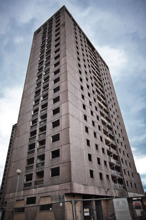 high rise tower block - ibrox glasgow ... Silent House, Council Estate, Urban Design Architecture, Brutalist Buildings, Tower Block, Tower Building, Brutalist Architecture, Urban Architecture, High Rise Building