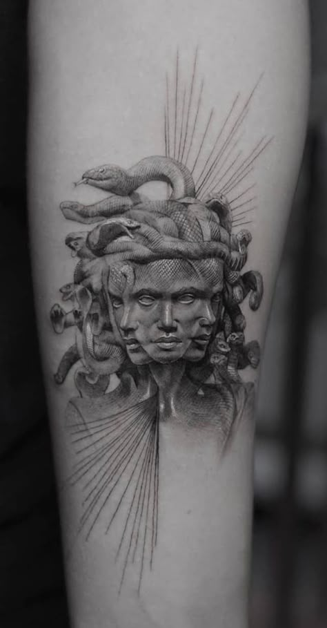 Medusa Tattoo Design, Statue Tattoo, Medusa Tattoo, Greek Tattoos, Tatuaje A Color, Stomach Tattoos, Tattoo Videos, Head Tattoos, Dream Tattoos