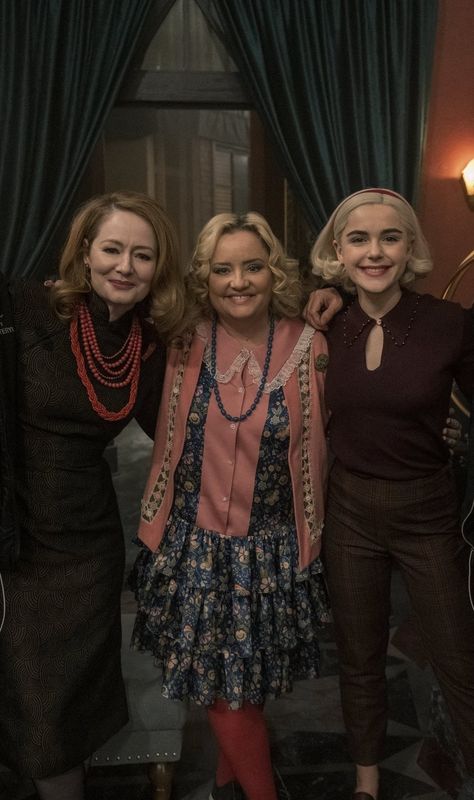 The Chilling Adventures Of Sabrina The Teenage Witch Outfits, Zelda Spellman Outfits, Sabrina Spell Man Outfits, Sabrina Spellman Outfit, Sabrina Spellman Style, Sabrina Cast, Sally Draper, Lucy Davis, Miranda Otto