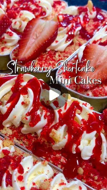 Dashawna Land on Instagram: "😮‍💨SHARE these super FIRREEEE mini cakes 🔥🔥  🤔💭How many of these mini cakes could you smash⁉️  Moist strawberry cake, filled with strawberry purée, topped with cheesecake buttercream frosting, covered in strawberry shortcake crumble, and sliced strawberry on top 🤤  Home Bakery located in Saint Louis, Mo shipping & local pickup orders available.  #allsweetreats #minicakes #strawberrycrunch #strawberryshortcake #cakedecorating #freshfruit" Cheesecake Buttercream, Strawberry Shortcake Crumble, Moist Strawberry Cake, Shortcake Crumble, Sliced Strawberry, Strawberry Purée, Mini Cake Recipe, Strawberry Puree, Home Bakery