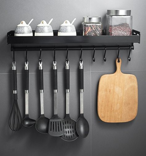 Black Kitchen Storage, Wall Mounted Kitchen Shelves, Organiser Cucina, Wand Organizer, Kitchen Wall Storage, Aluminium Kitchen, Kitchen Storage Rack, Kitchen Fixtures, Kitchen Rack