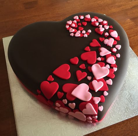 Heart Shape Chocolate Cake Designs, Valentines Day Cake Ideas Heart Shapes, Love Cake Design Heart, Heart Shape Cake Designs, Heart Shape Chocolate Cake, Chocolate Heart Cake, Chocolate Heart Cakes, Chocolate Valentine, Honey Cake Recipe