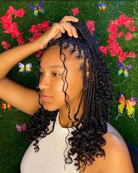 Small Knotless Box Braids With Curls Bob, Short Box Braids Hairstyles With Curls, Short Small Knotless Box Braids, Short Curly Knotless Braids, Pin Interest, Short Box Braids Hairstyles, Braids Ideas, Short Box Braids, Big Box Braids Hairstyles